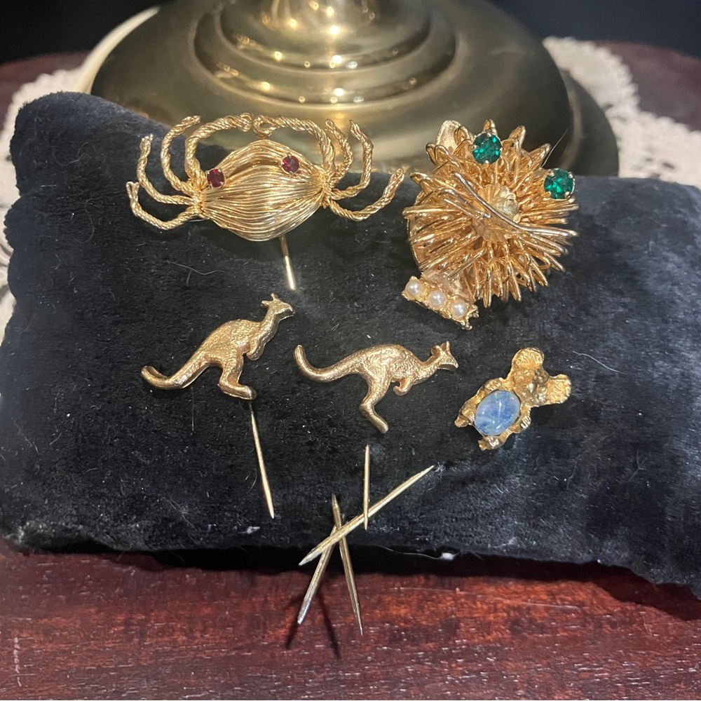 Lot of 5 Vintage / Modern Gold-tone Animal Stick Pins Cat Crab Costume Jewelry